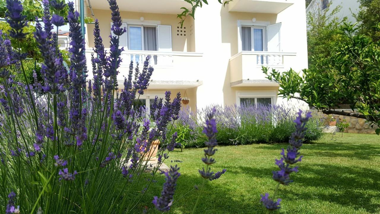 Apartments With A Parking Space Rab - 12383 Banjol 외부 사진